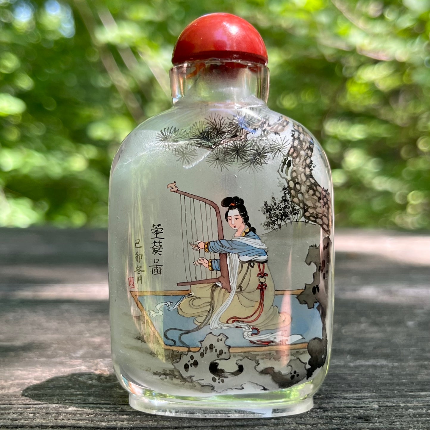 Vintage double-sided Chinese tobacco snuff bottle.