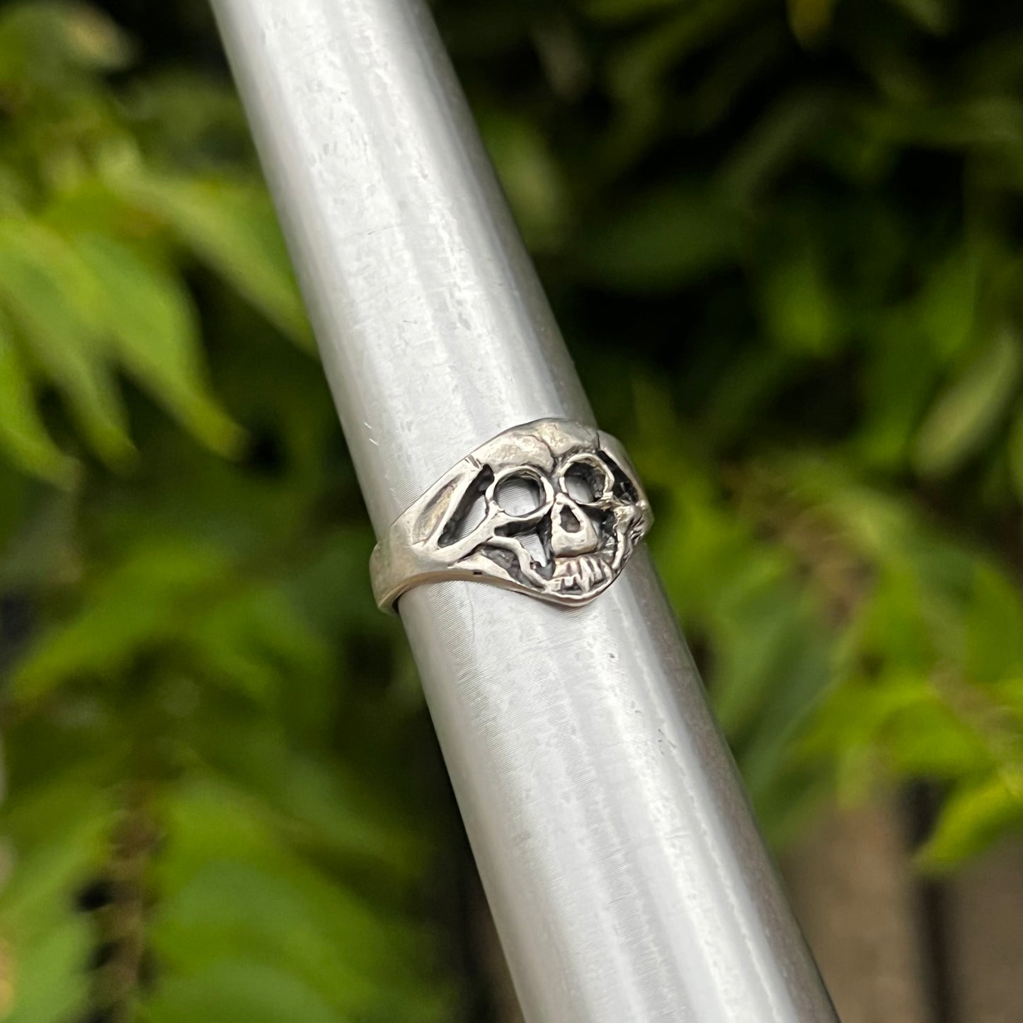 Vintage Sterling silver skully ring. Size 7.25.