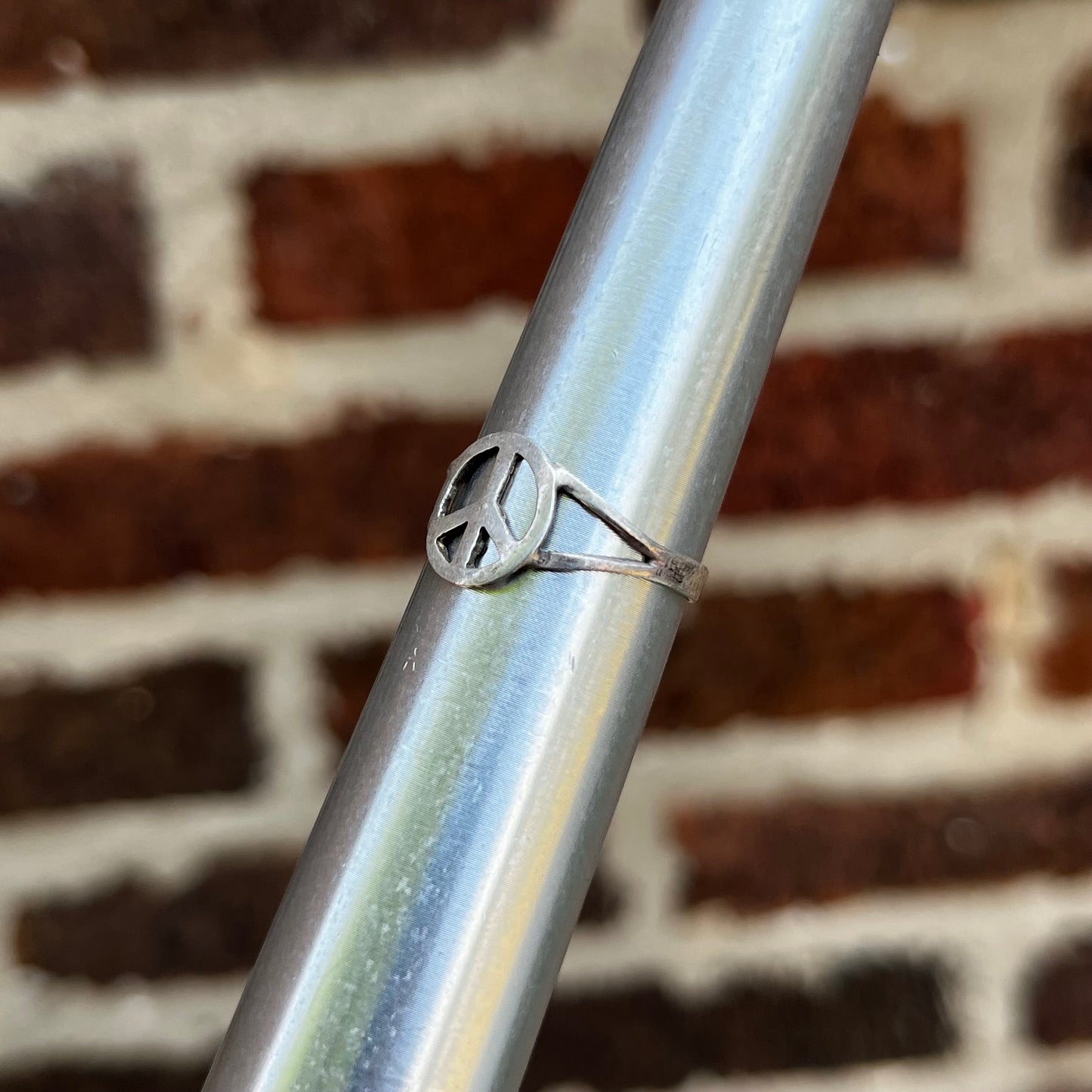 Vintage Sterling silver peace sign ring. Size 7.5
