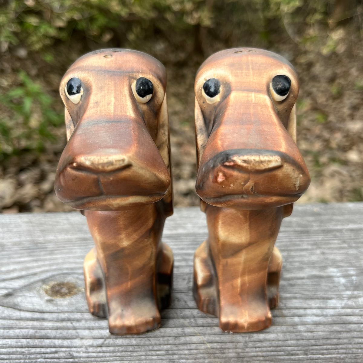Vintage Dachsund salt n’ pepper shakers.