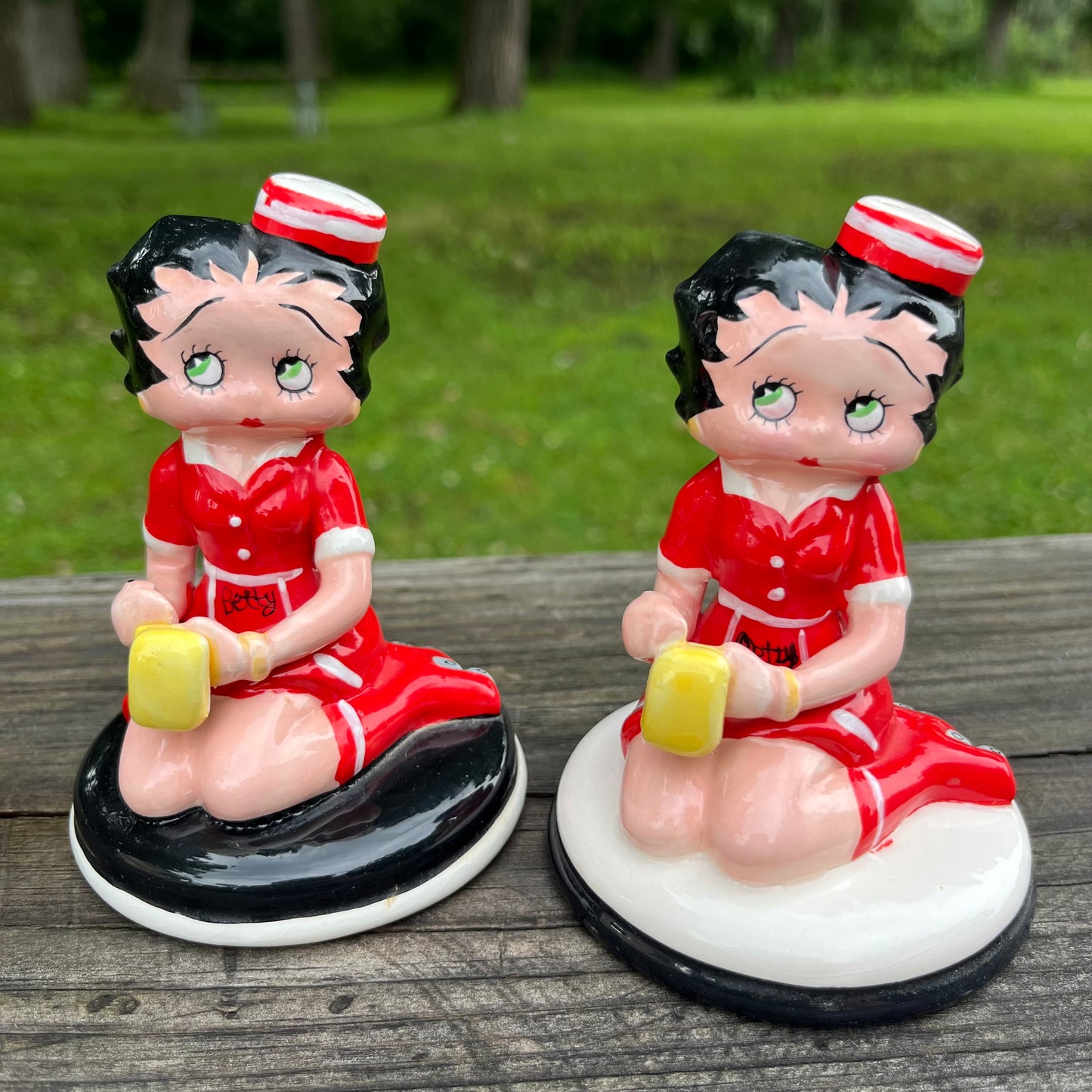 Y2K Diner Betty Boop salt n' pepper shakers.