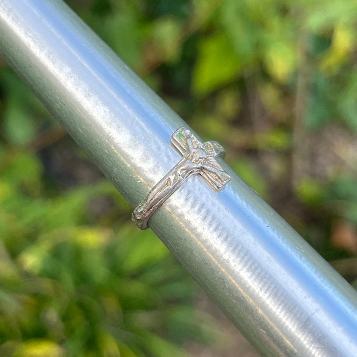 Vintage Sterling Silver crucifix ring. Size 7.