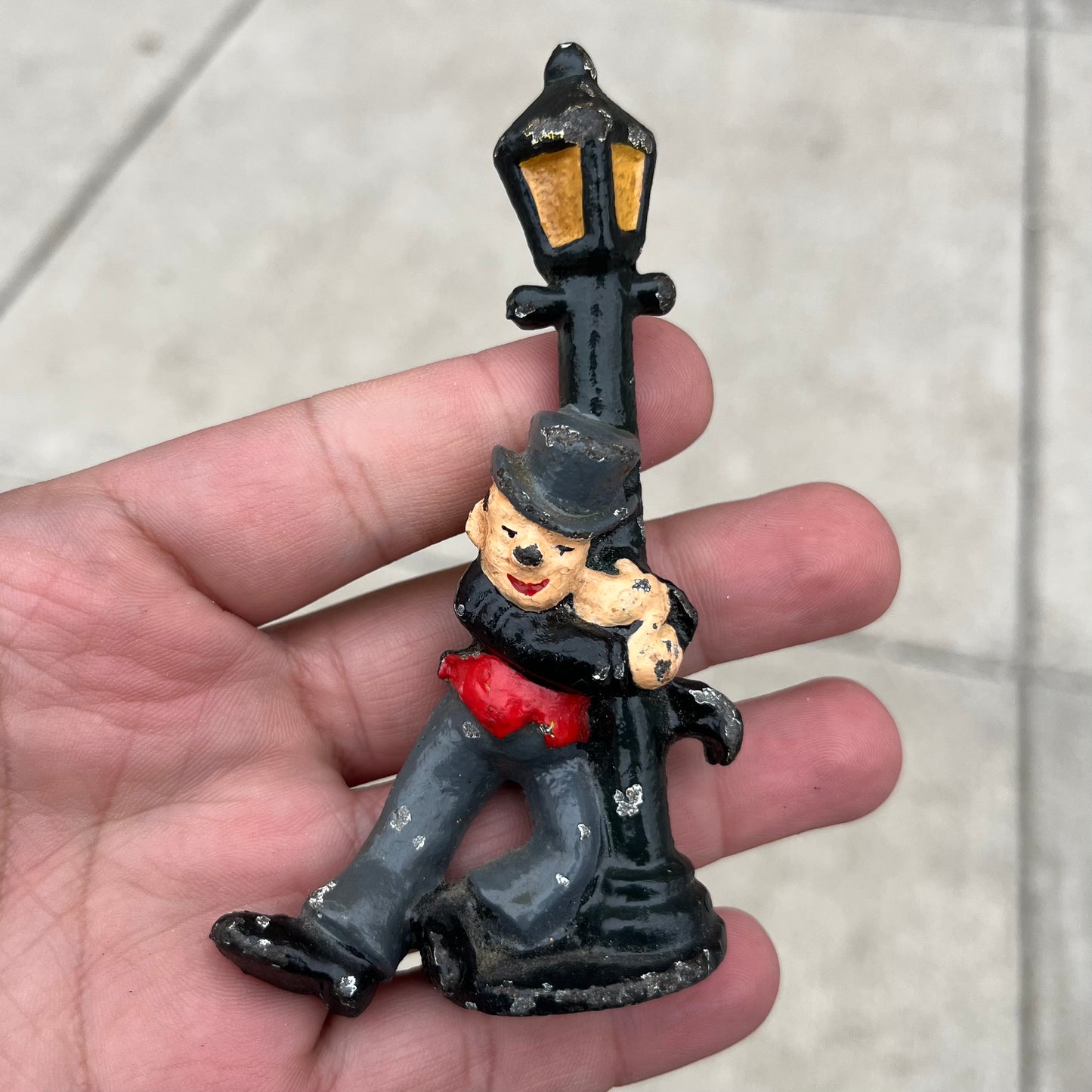 Vintage cast iron drunkard.