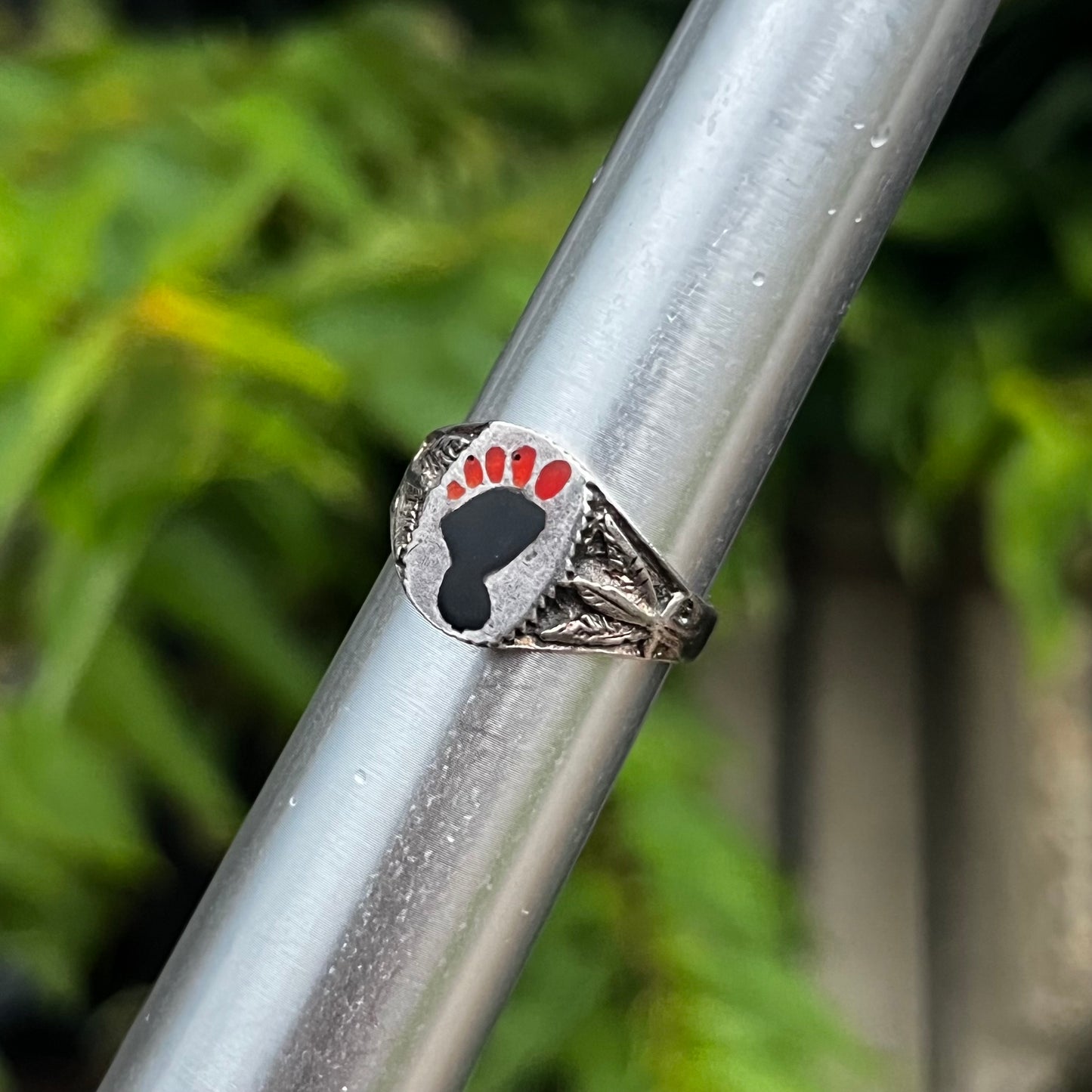 Vintage Sterling silver barefoot signet ring. Size 8.