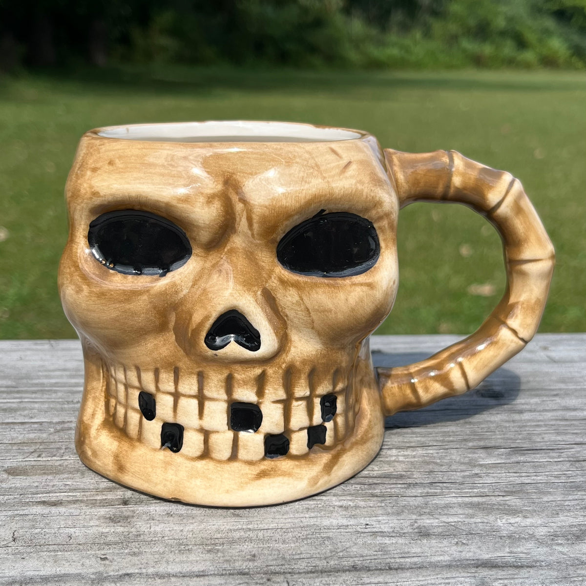 Y2K Skull mug.