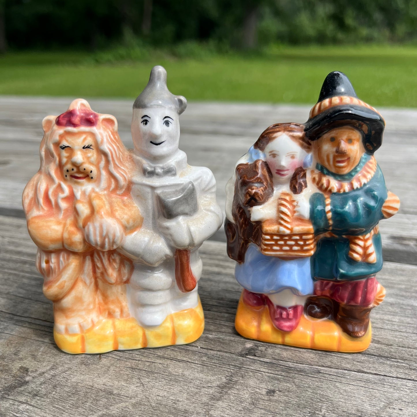 Vintage Wizard of oz salt n’ pepper shakers.