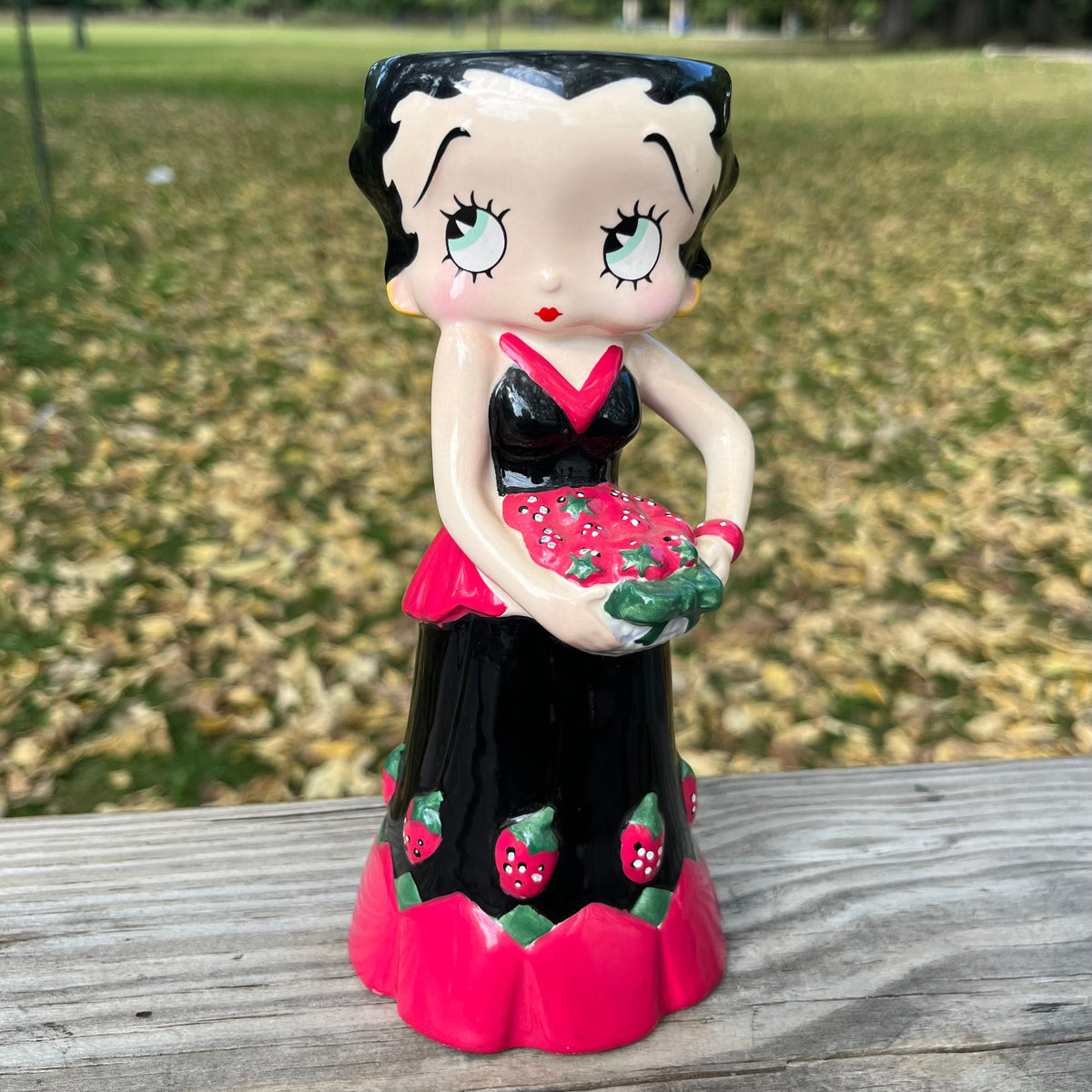 Retired 2002 Betty Boop vase.