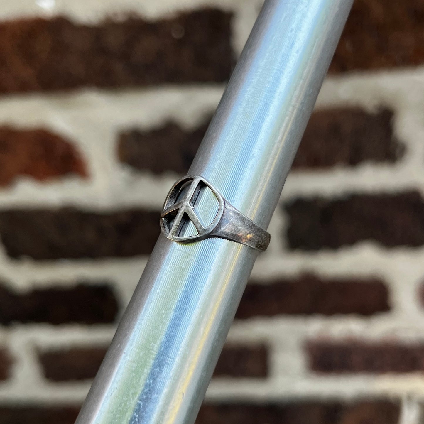Vintage Sterling silver peace sign ring. Size 6.25