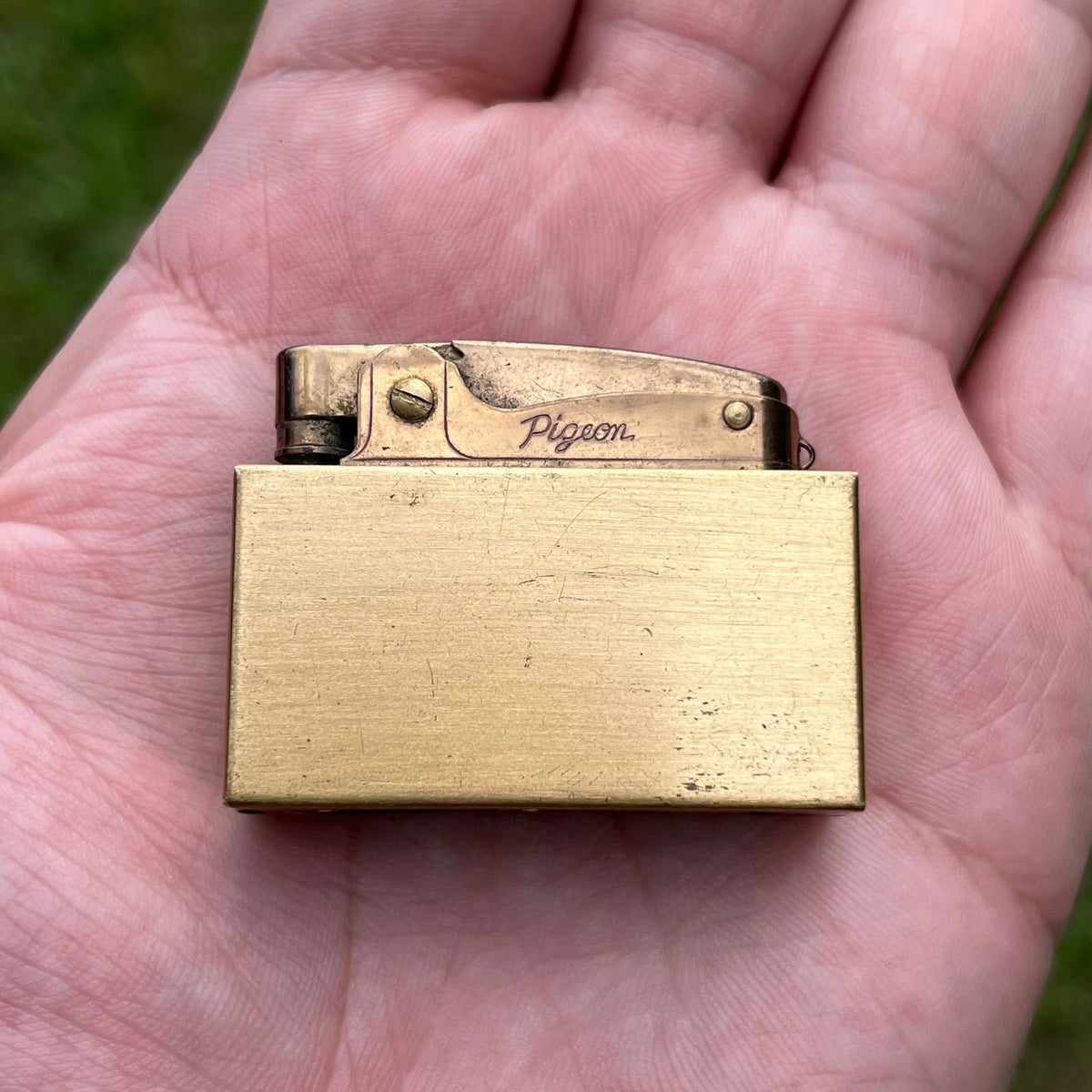 1950s Pigeon automatic super lighter.