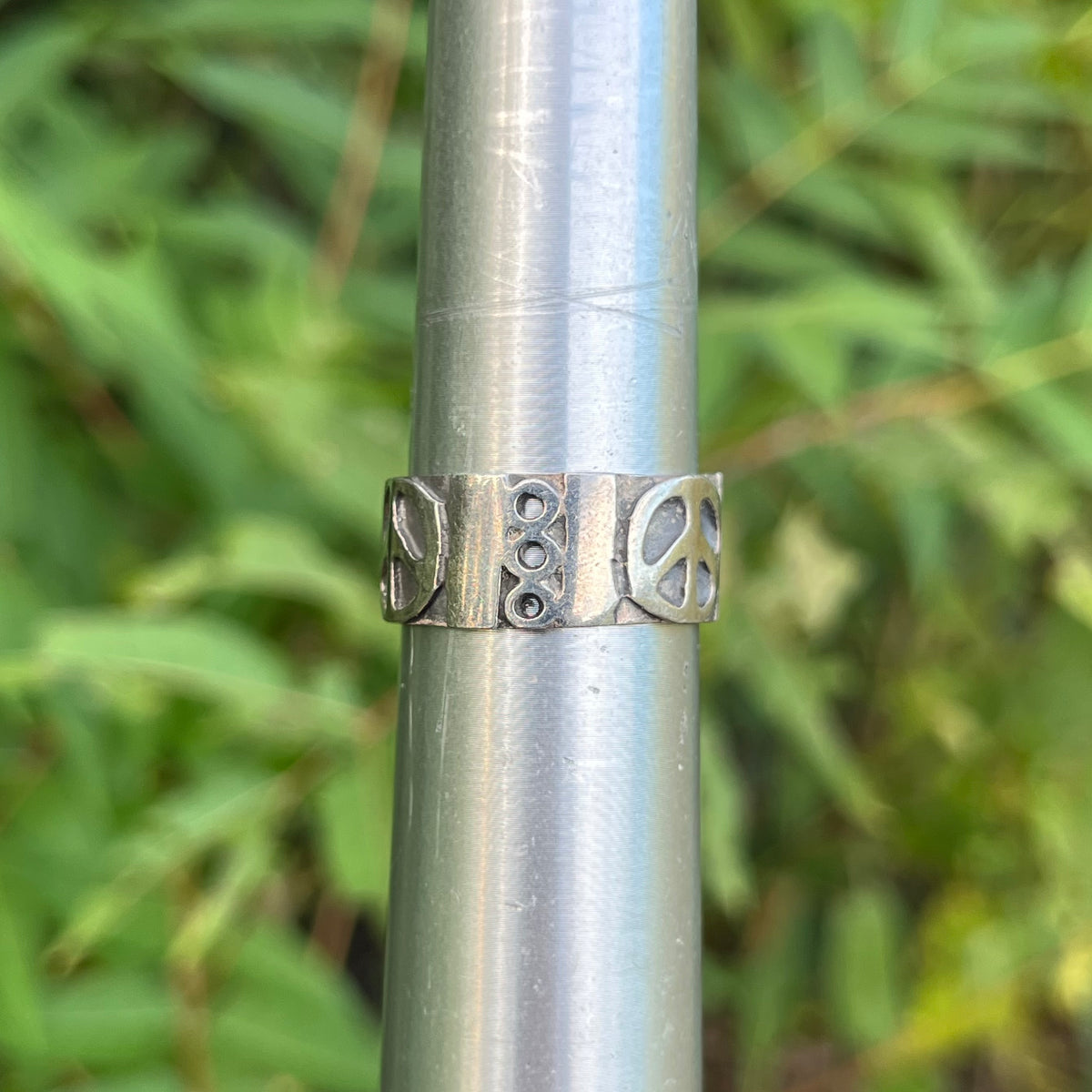 Vintage Sterling silver peace sign ring. Size 11.