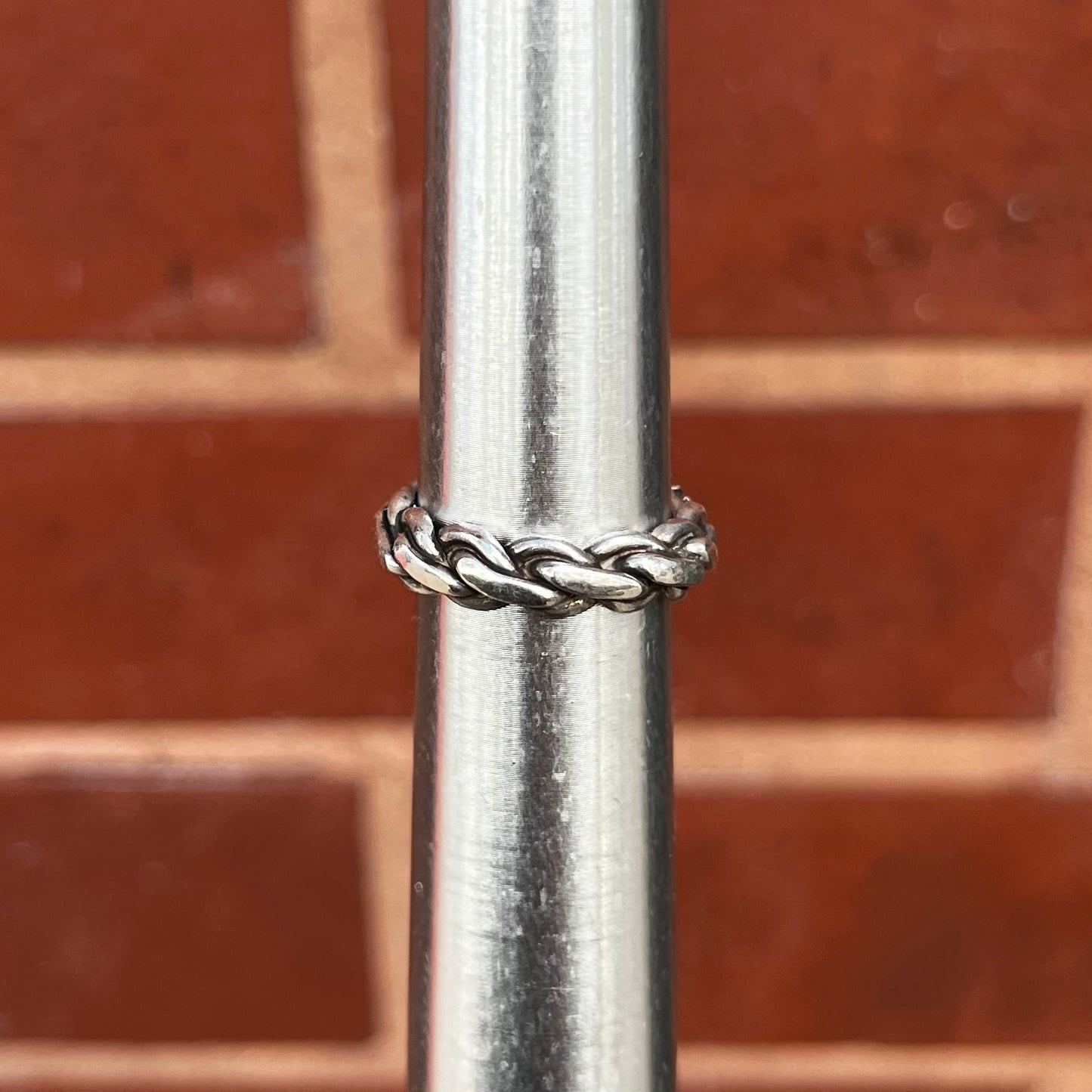 Vintage Sterling silver chain ring. Size 5.75.