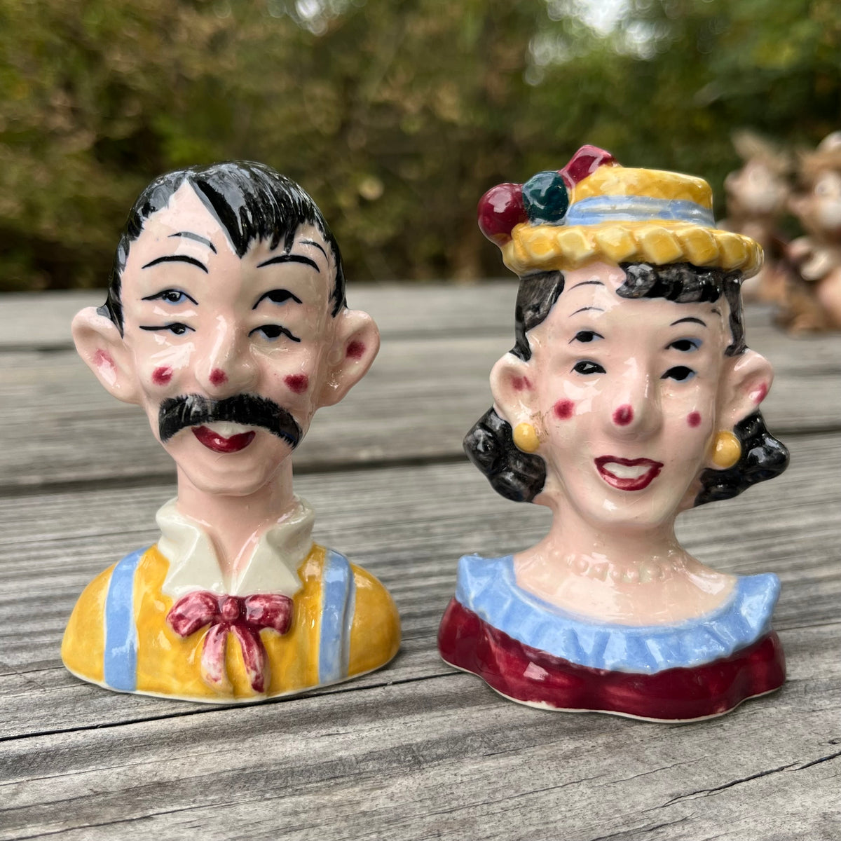 Vintage four-eyed couple salt n’ pepper shakers.