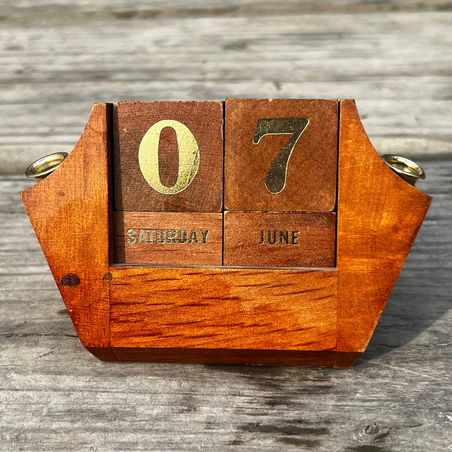 1950s Wood block calendar and pen holder.