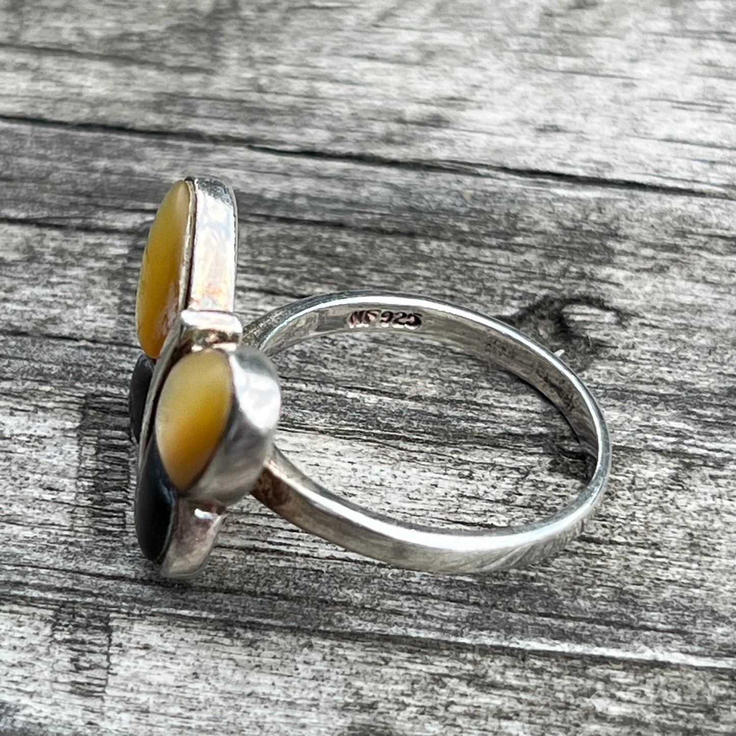 Vintage Sterling silver mother of pearl butterfly ring. Size 7.