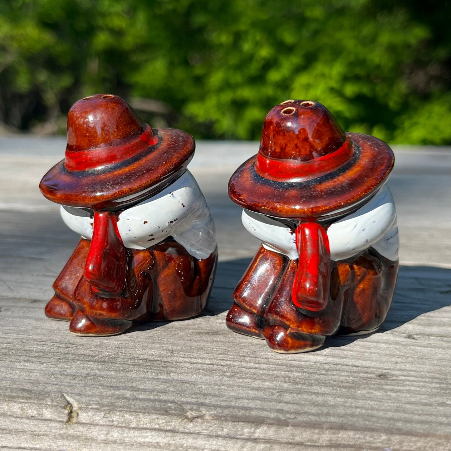 Vintage sleepy sombrero salt n' pepper shakers.