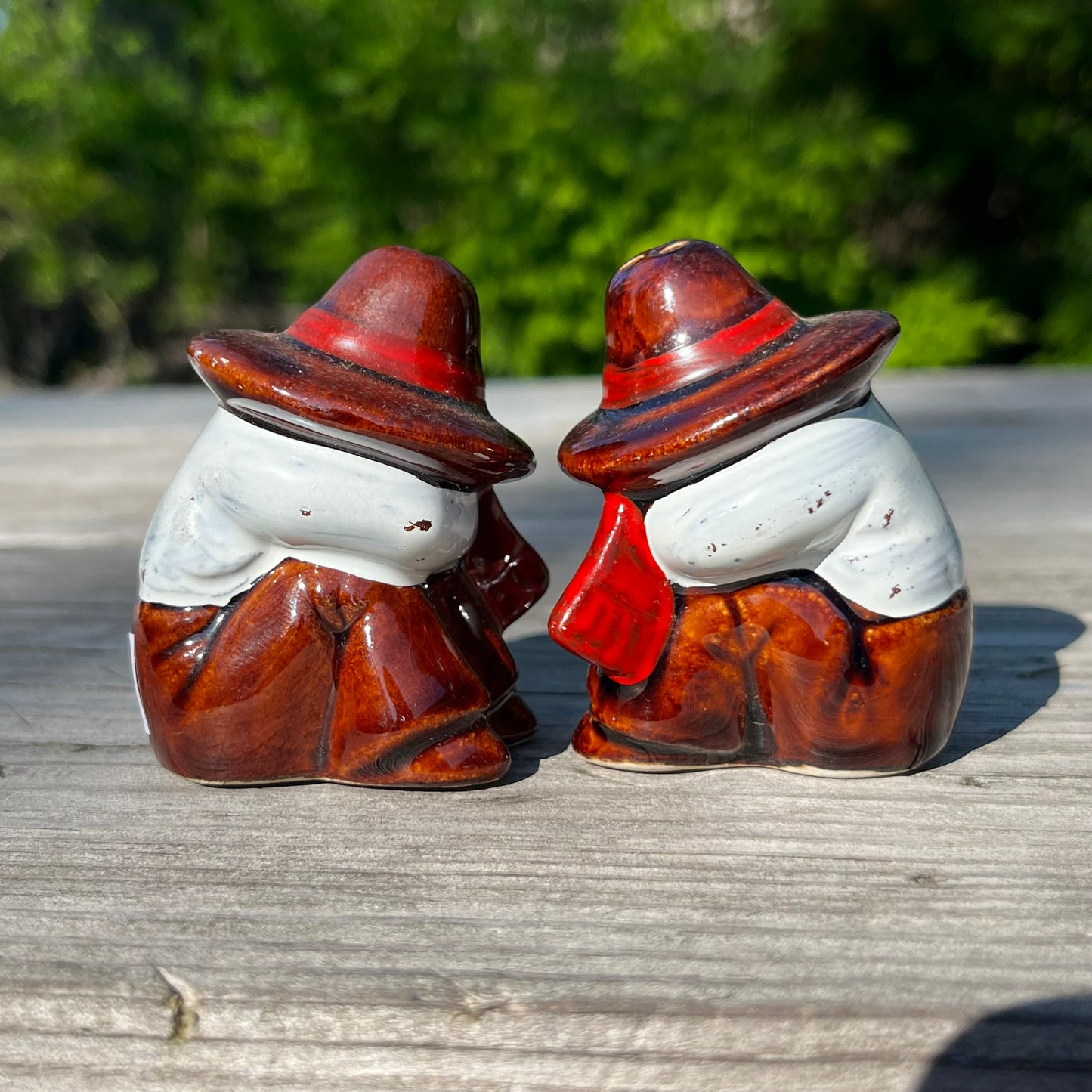 Vintage sleepy sombrero salt n' pepper shakers.