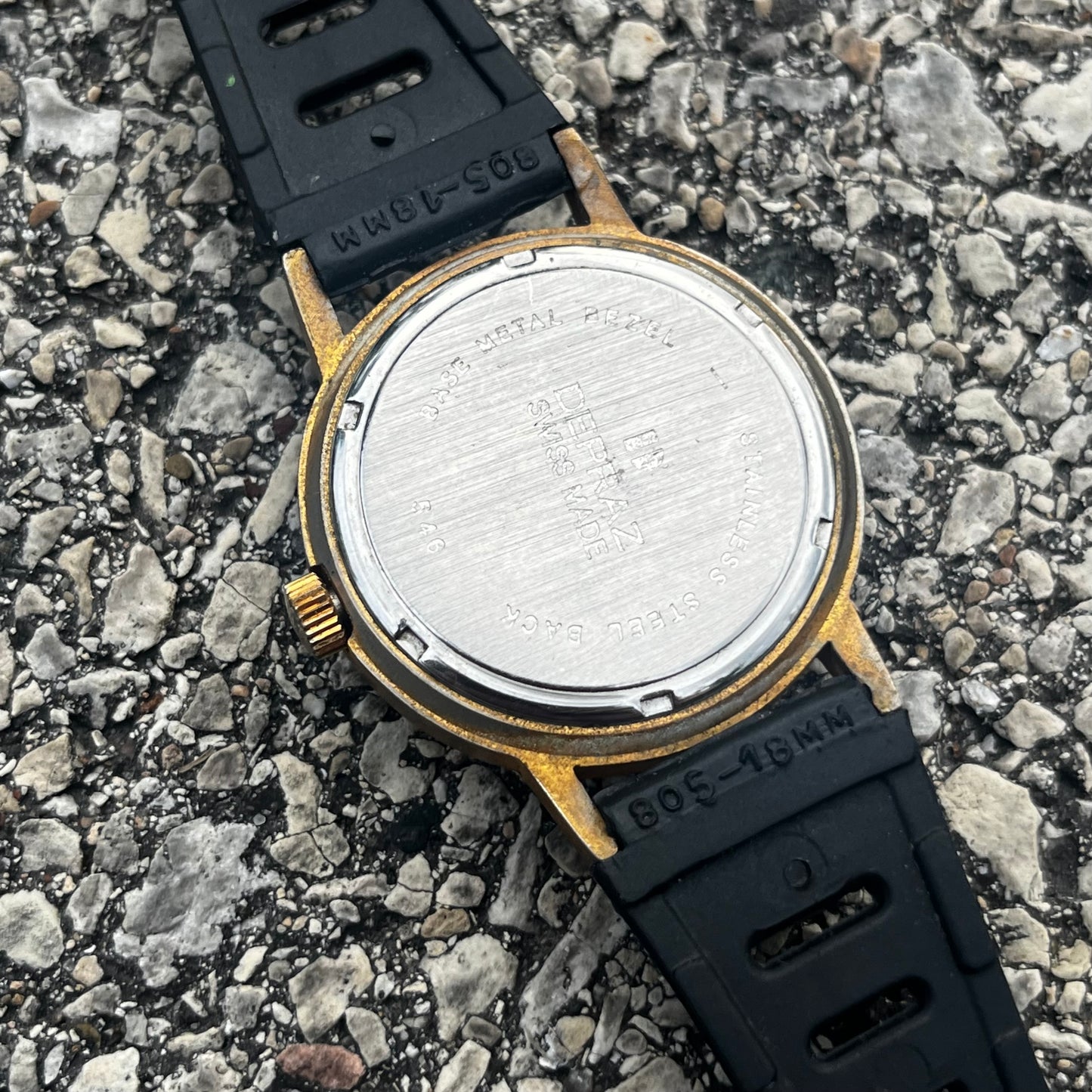 Vintage Muhammad Ali watch. (Works)