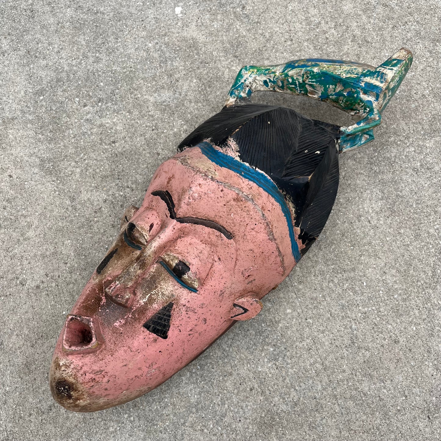 Vintage hand crafted Guro Seli mask.