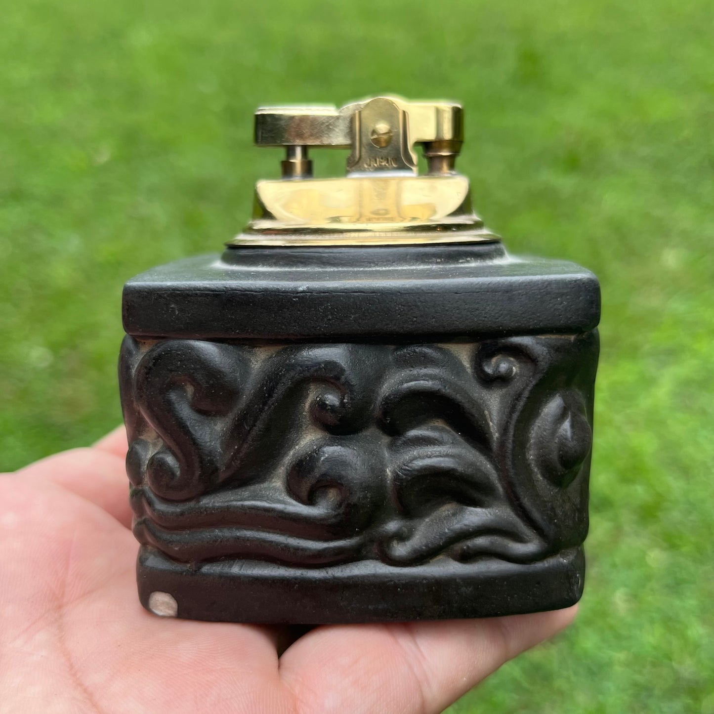 Vintage Freeman McFarlin tabletop lighter.