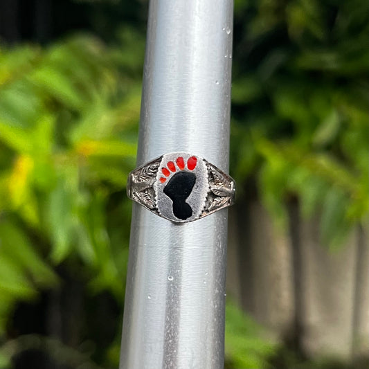 Vintage Sterling silver barefoot signet ring. Size 8.