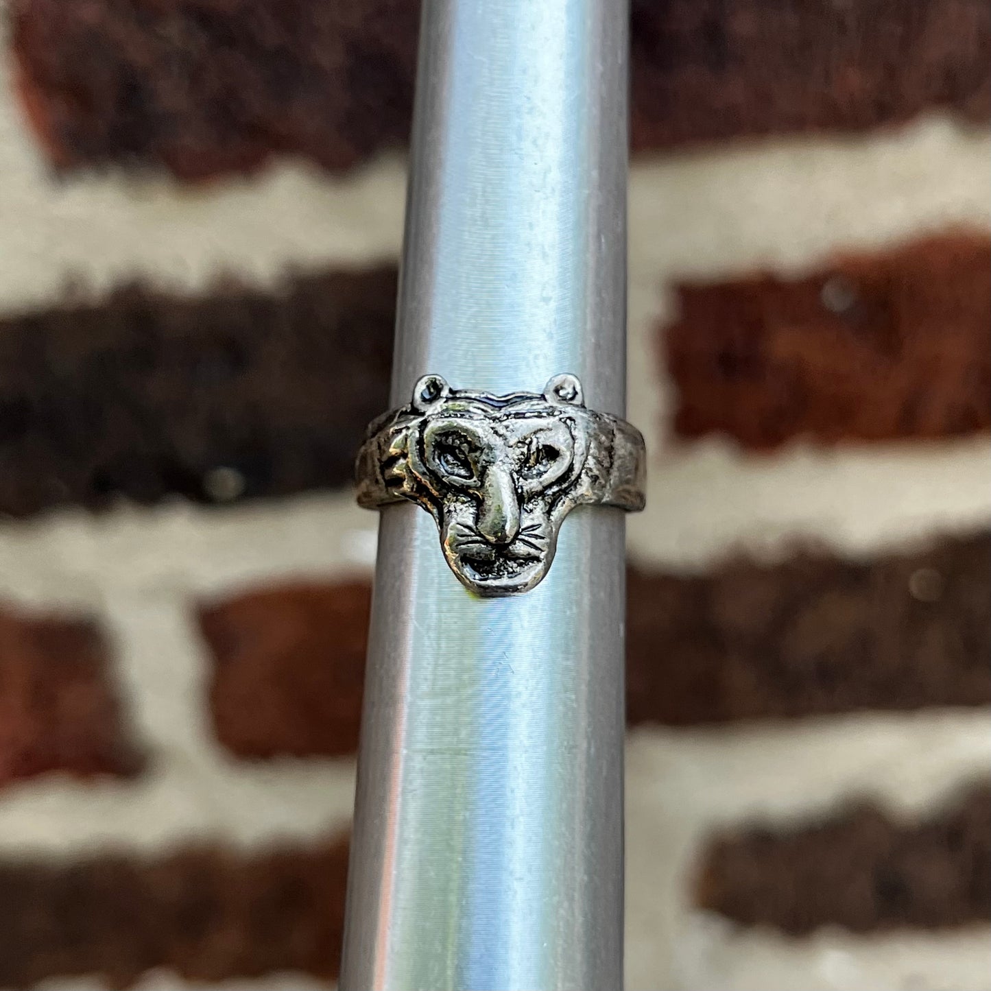 Vintage Sterling silver cat ring. Size 7.5.