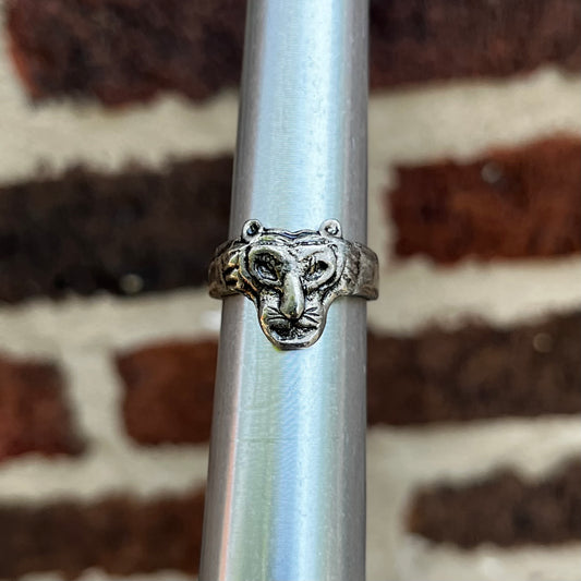 Vintage Sterling silver cat ring. Size 7.5.