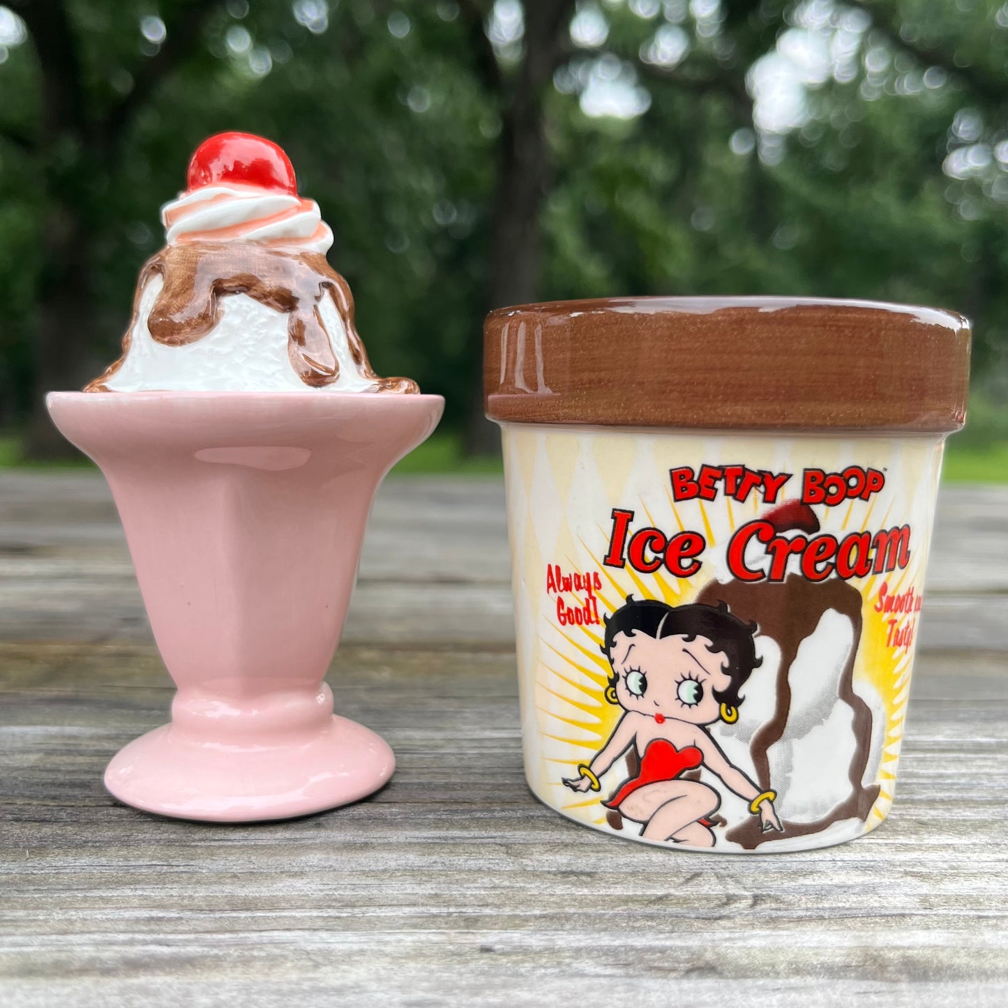 Y2K Betty Boop ice cream salt n' pepper shakers.