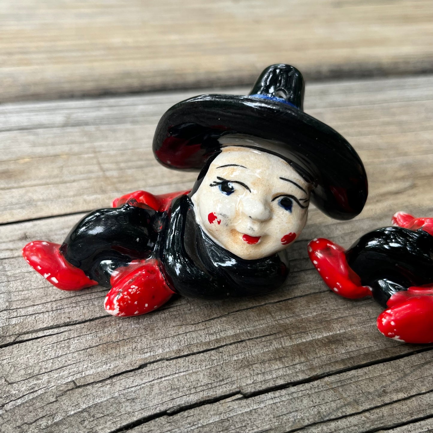 1950s Witchy salt n’ pepper shakers.