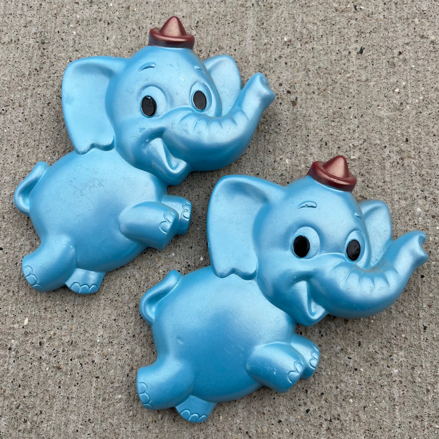 1972 Chalkware elephant set.