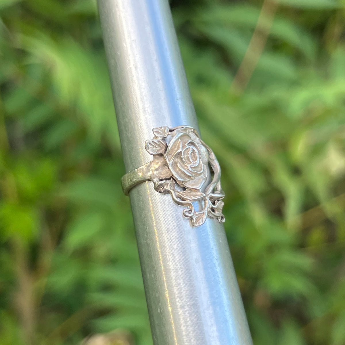 Vintage Sterling Silver rose ring. Size 5.