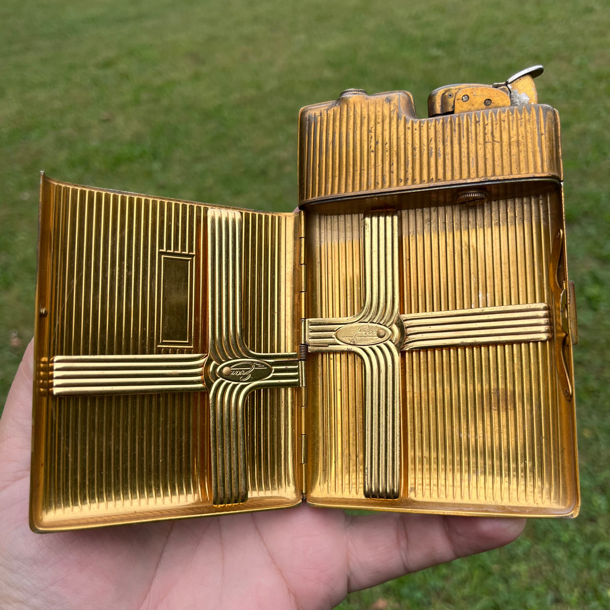 1940s Evans cigarette case/lighter combo.