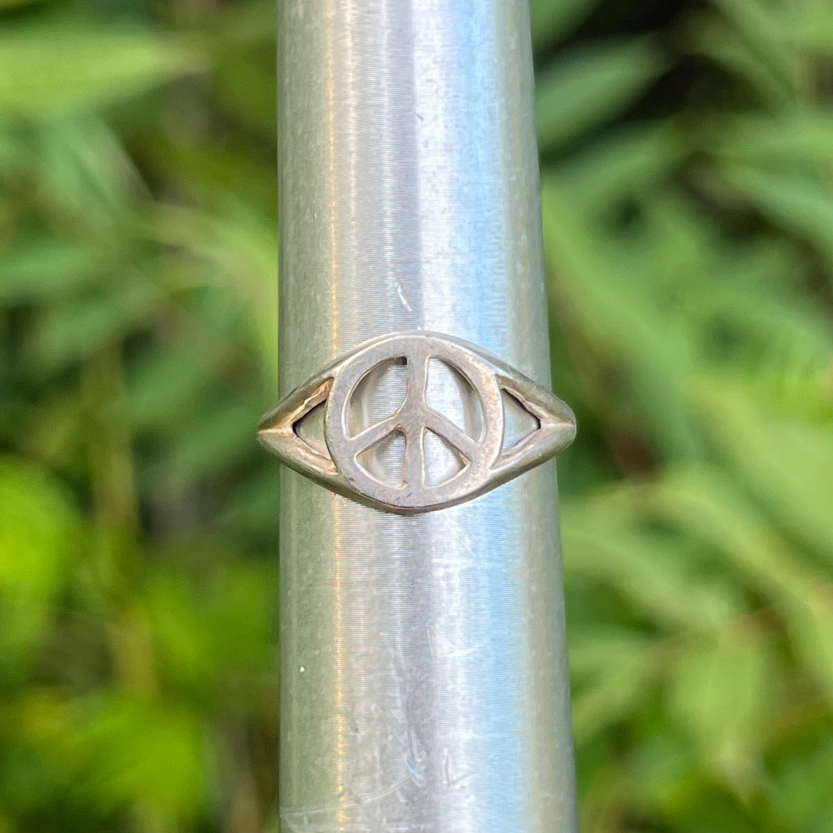 Vintage Sterling silver peace sign ring. Size 8.25.