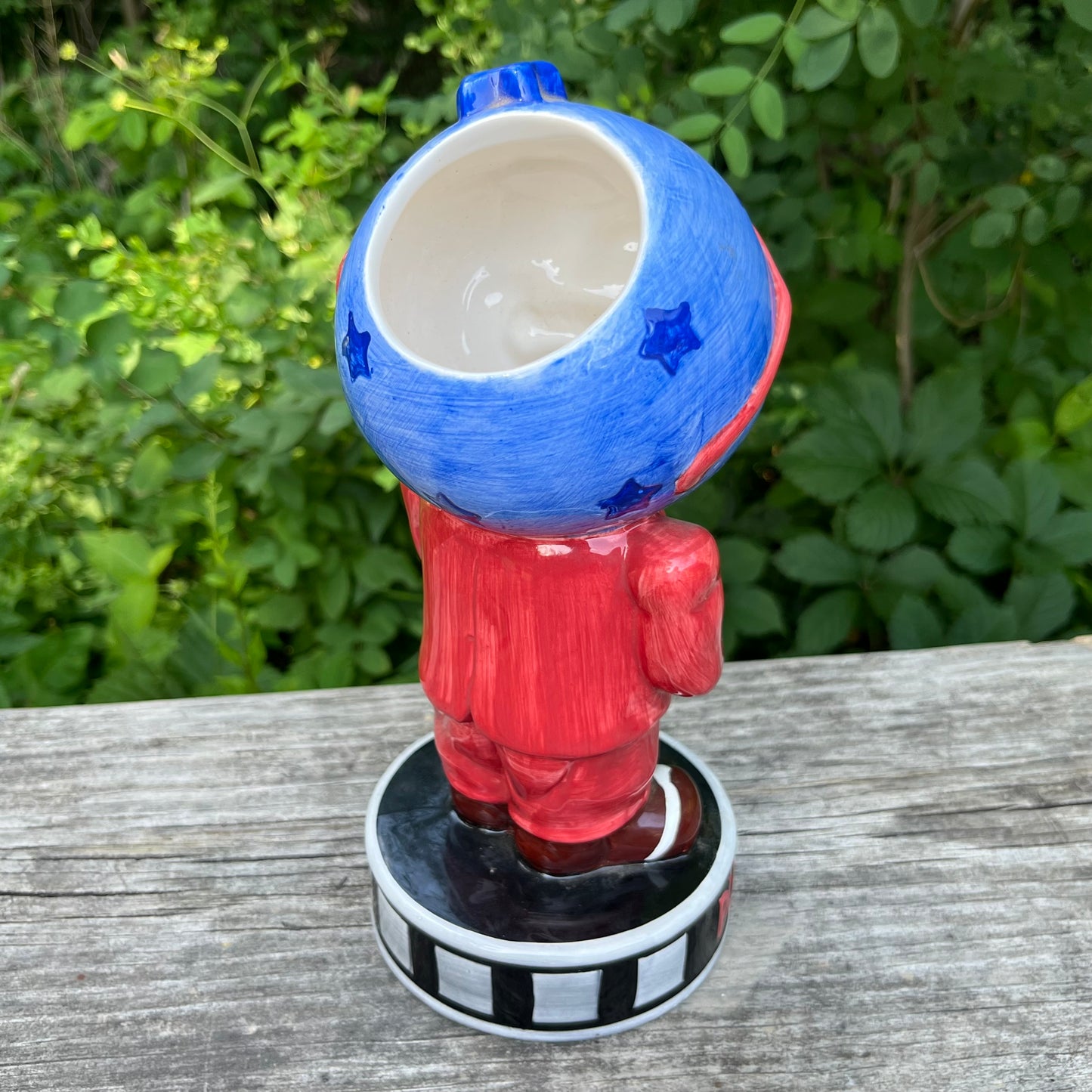 Y2K Planet Hollywood vase.