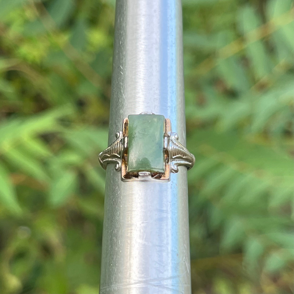 Vintage Sterling Silver deco jade ring. Size 8.5.