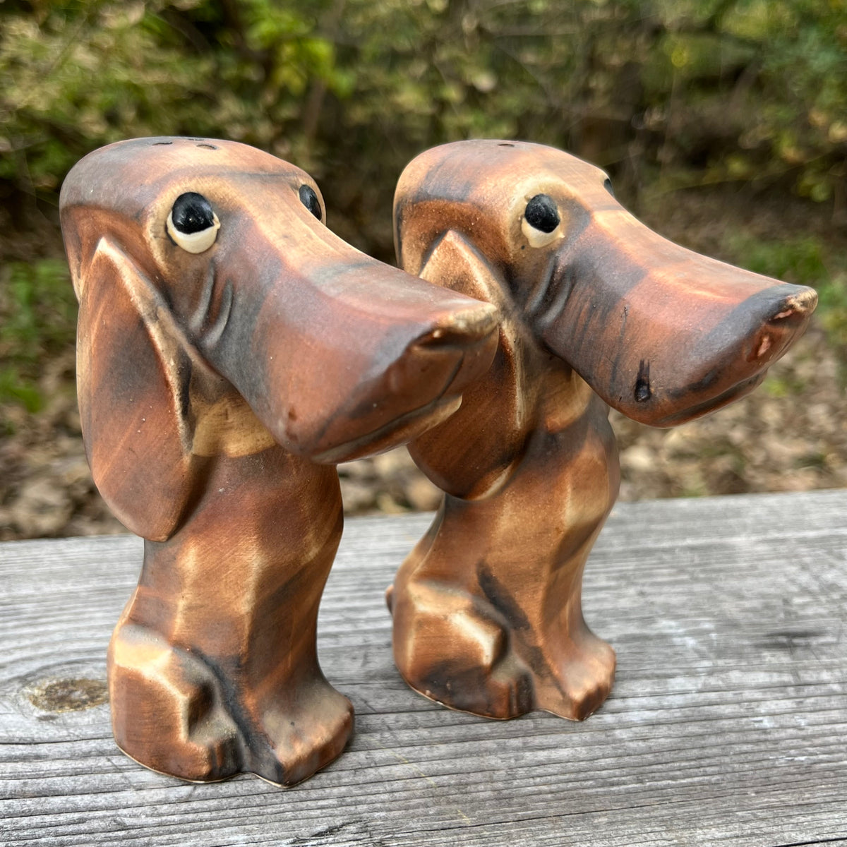 Vintage Dachsund salt n’ pepper shakers.