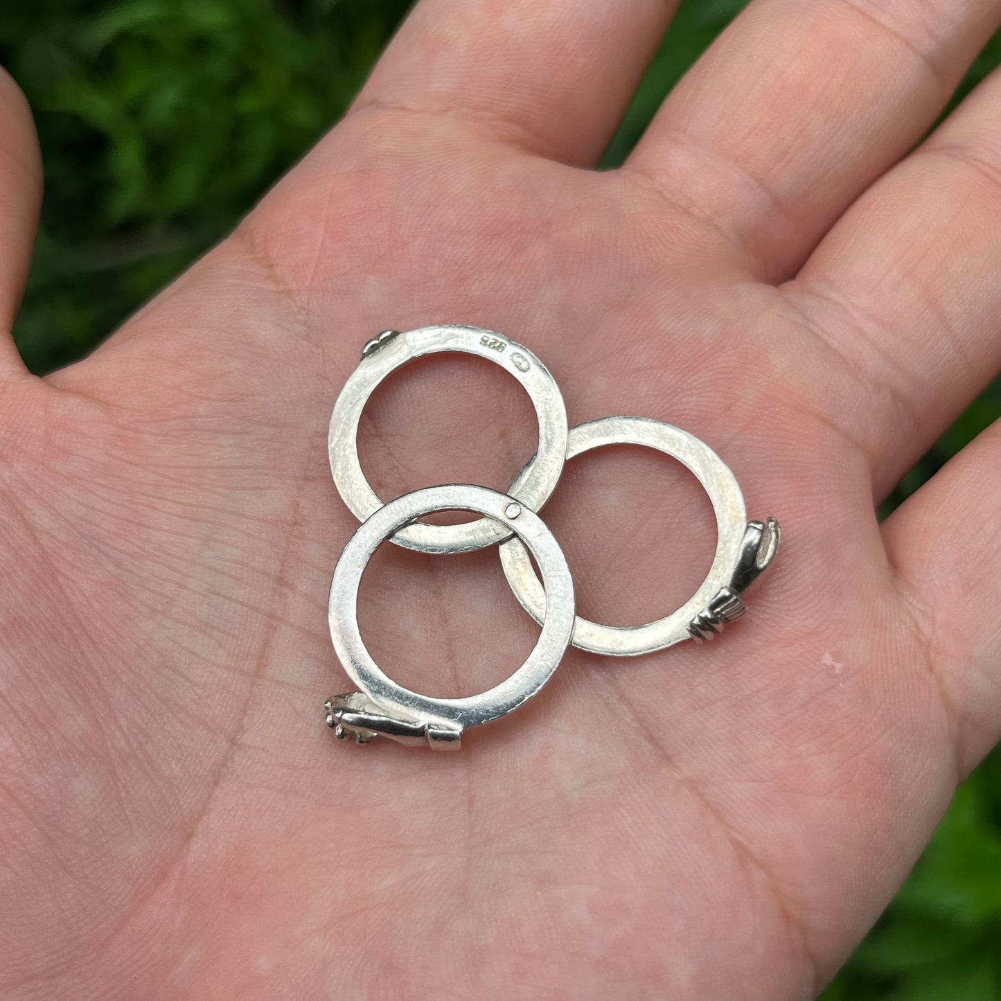 Vintage Sterling silver handshake ring. Size 6.25.