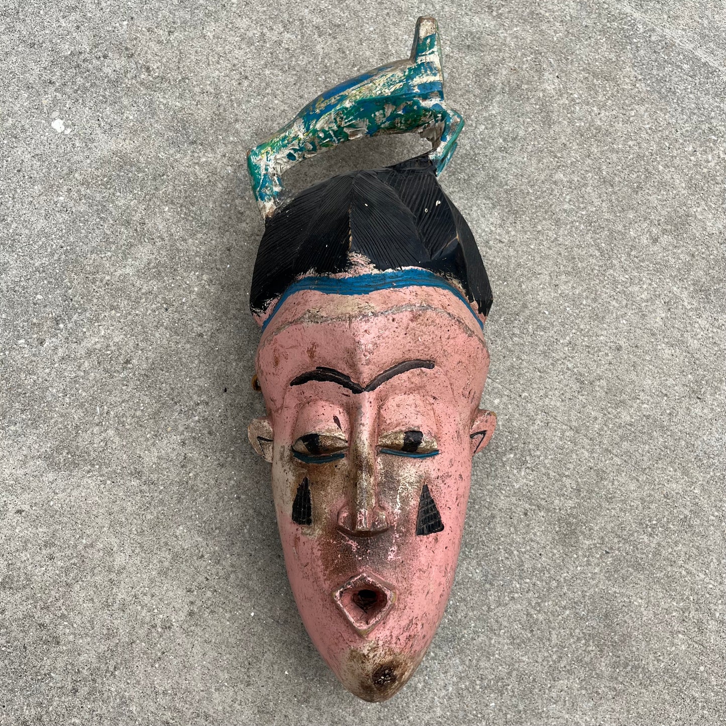 Vintage hand crafted Guro Seli mask.