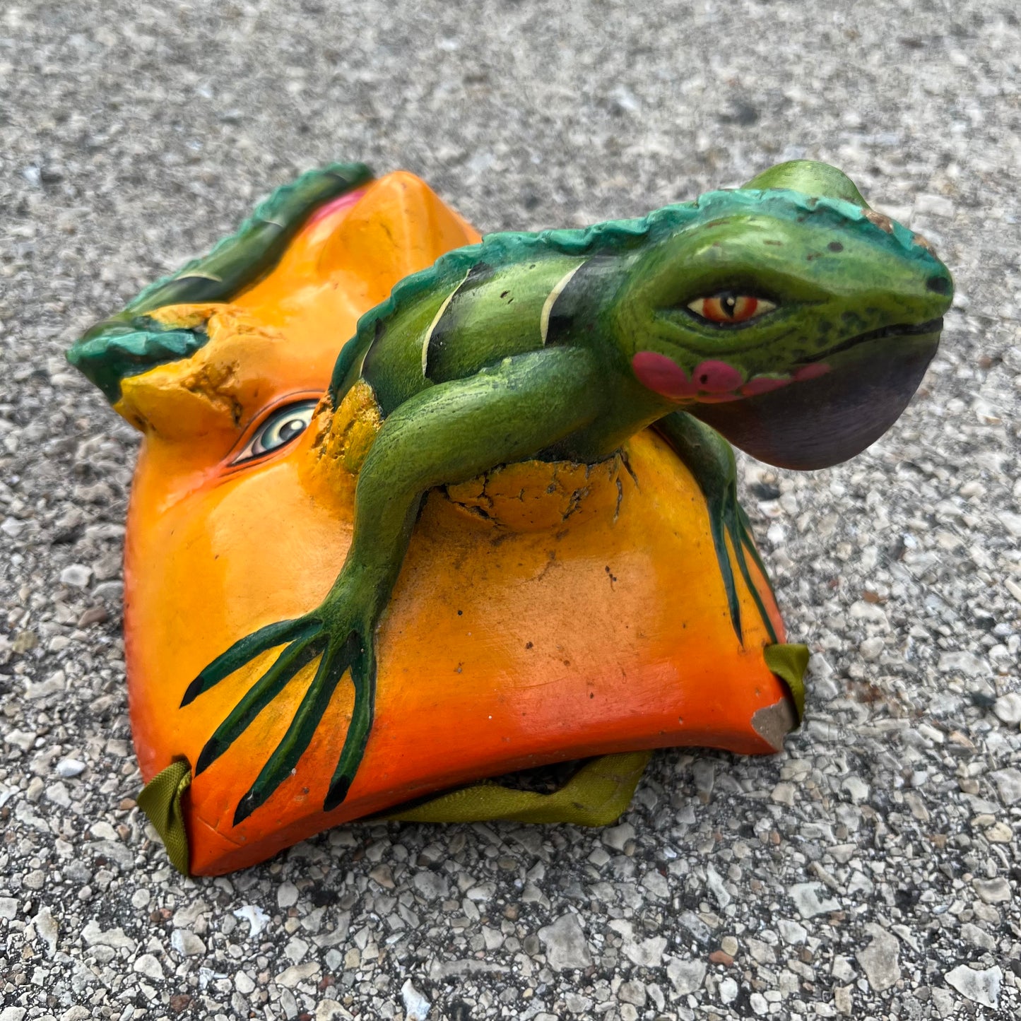 90s Decorative clay iguana mask.