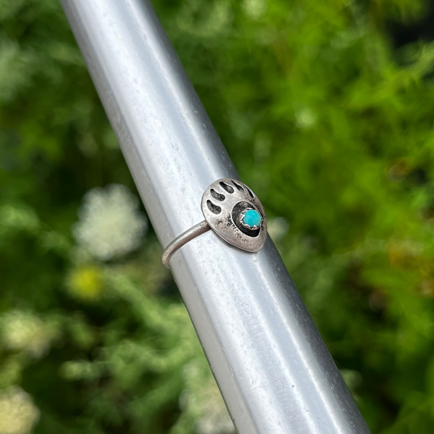 Vintage Sterling silver turquoise Bearclaw ring. Size 6.25.