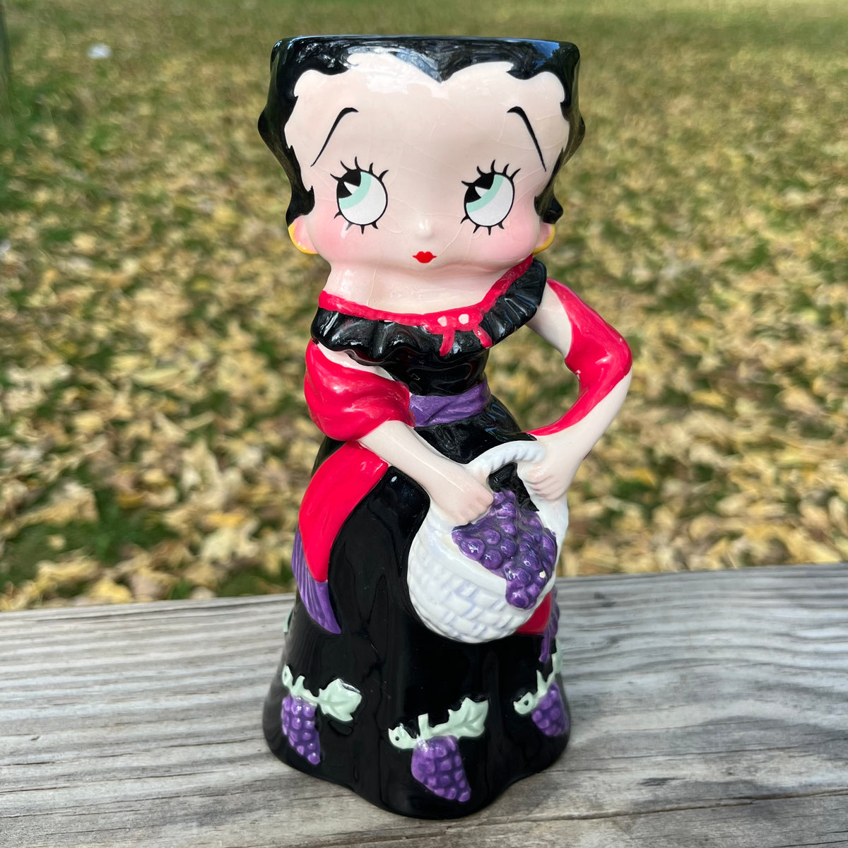 Retired 2002 Betty Boop vase.