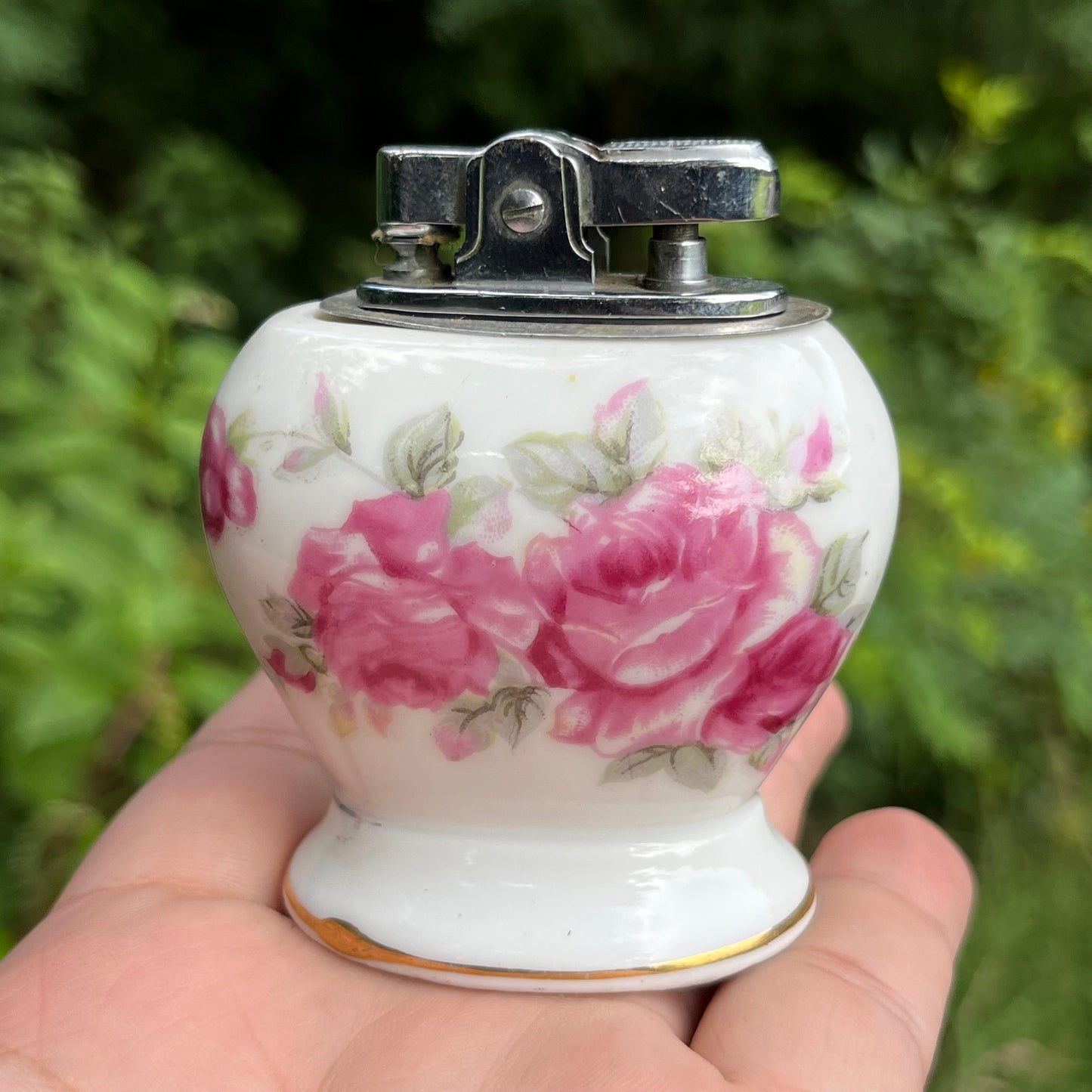 1950s Ceramic rose table top lighter.
