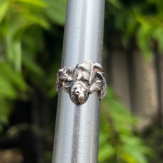 Vintage Sterling silver safari ring. Size 5.
