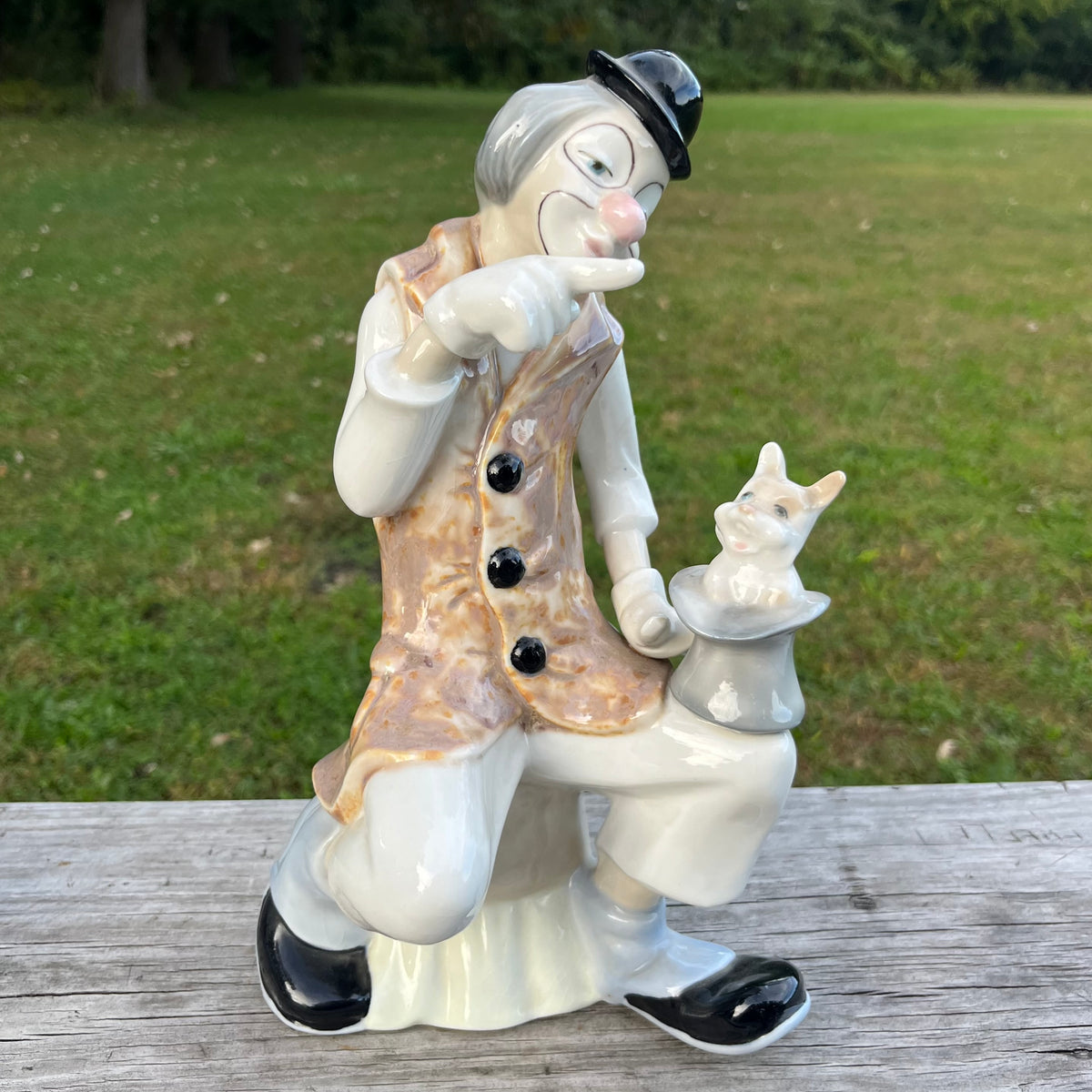 Vintage ceramic magician clown.