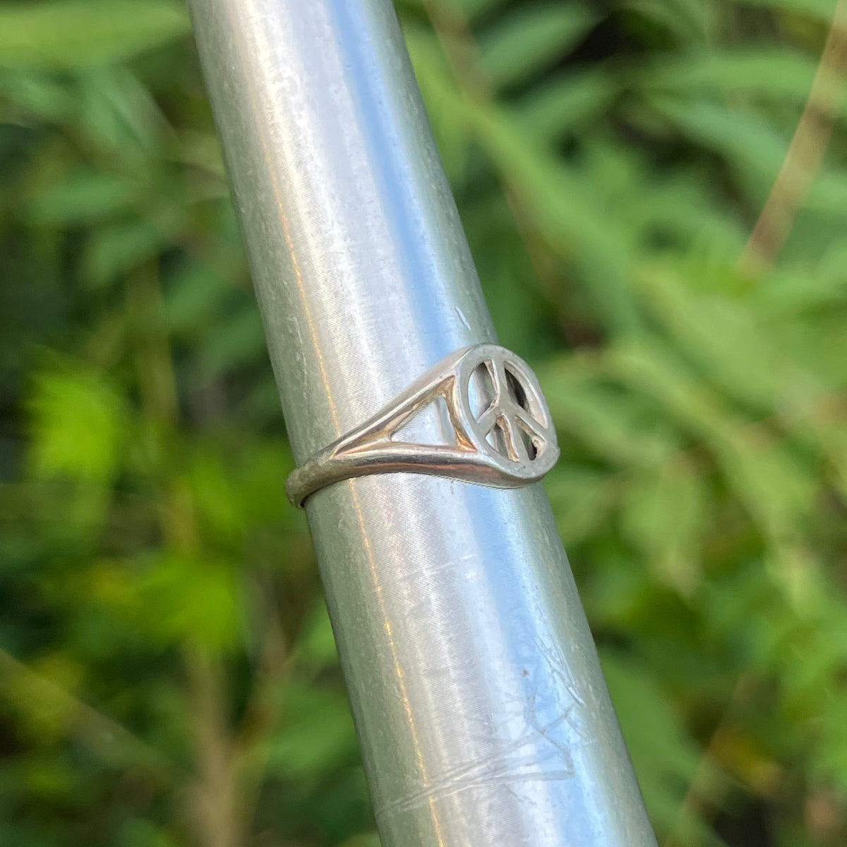Vintage Sterling silver peace sign ring. Size 8.25.