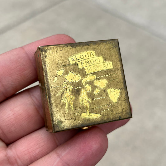 1950s Portable Hawaii ashtray.
