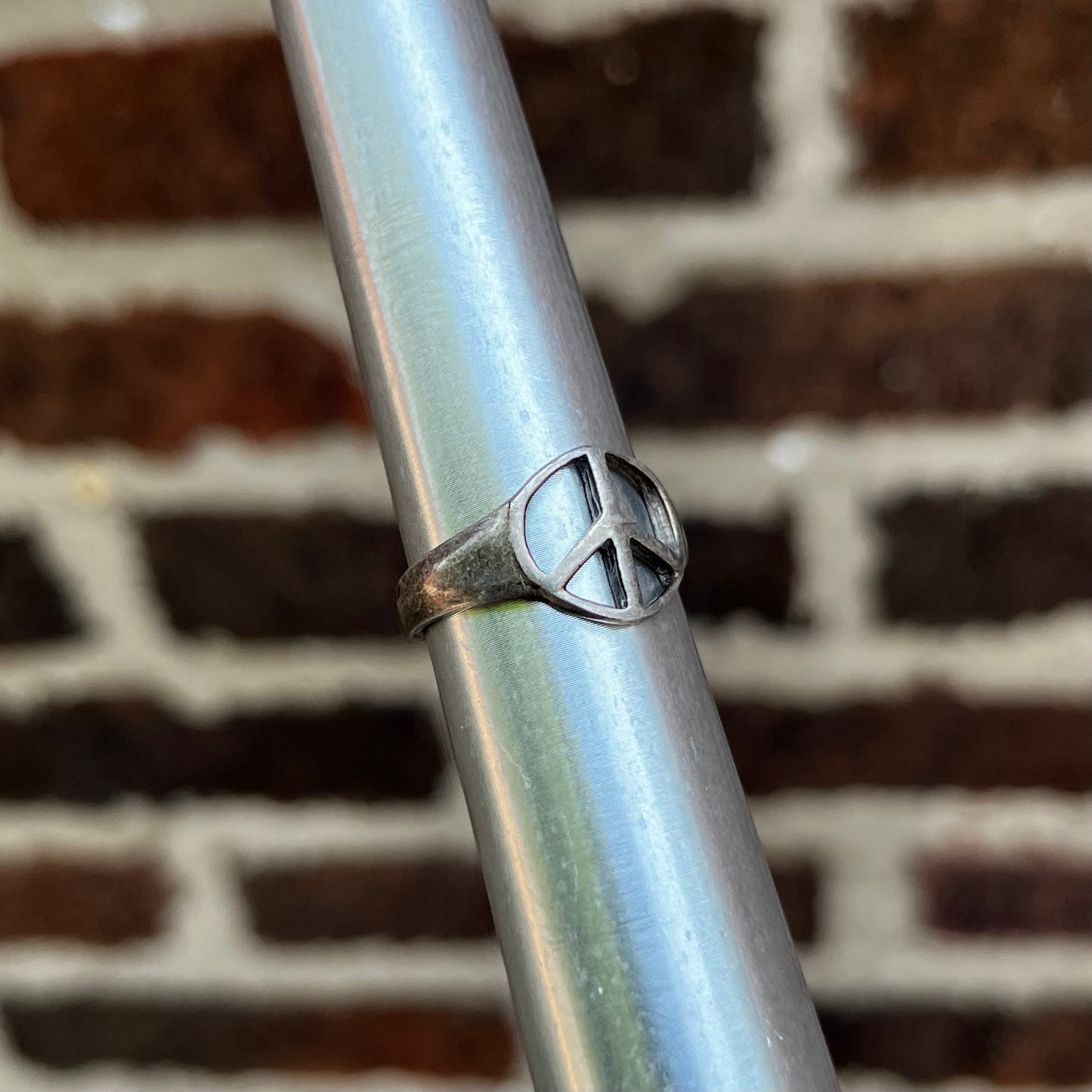 Vintage Sterling silver peace sign ring. Size 6.25
