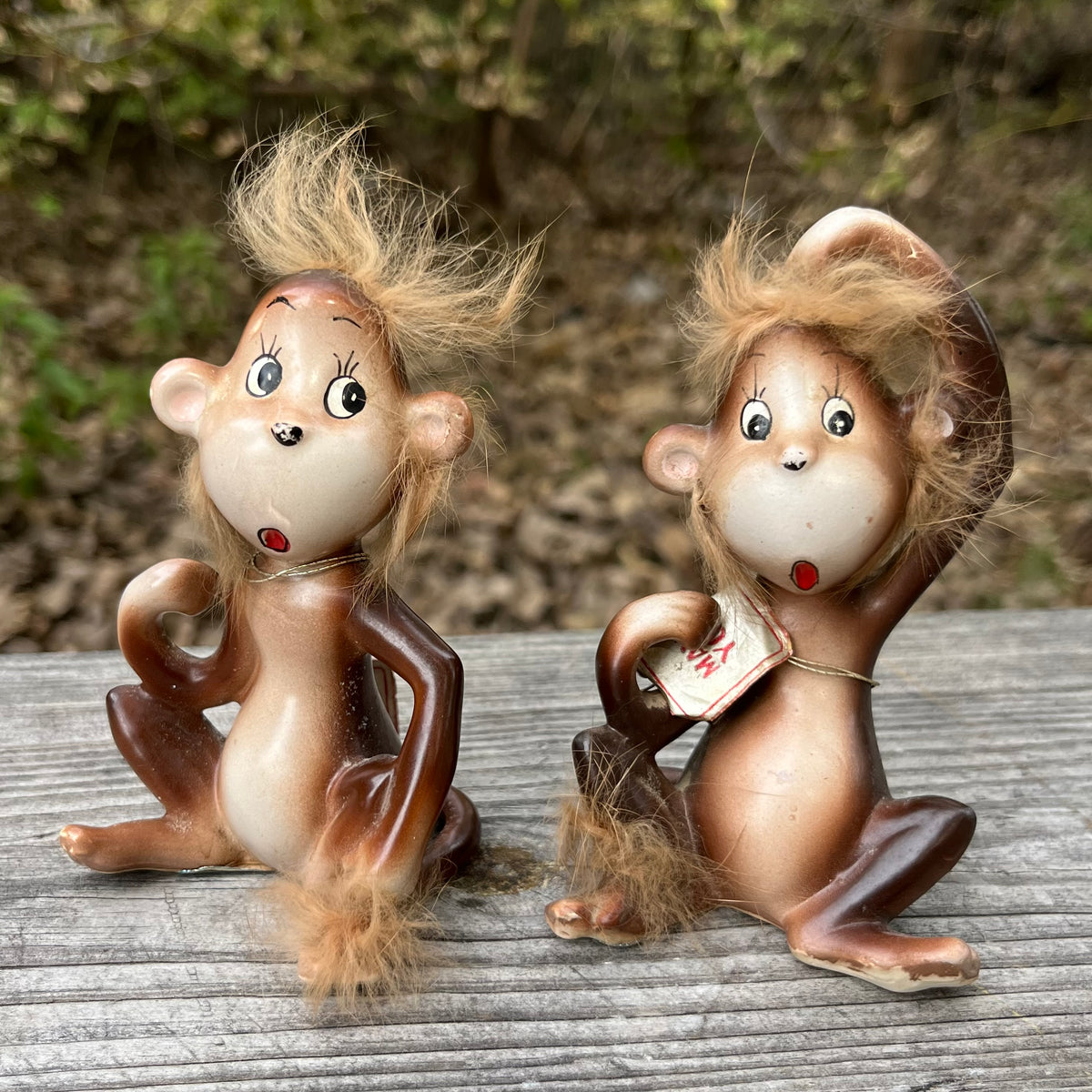 Vintage funky monkey salt n’ pepper shakers.