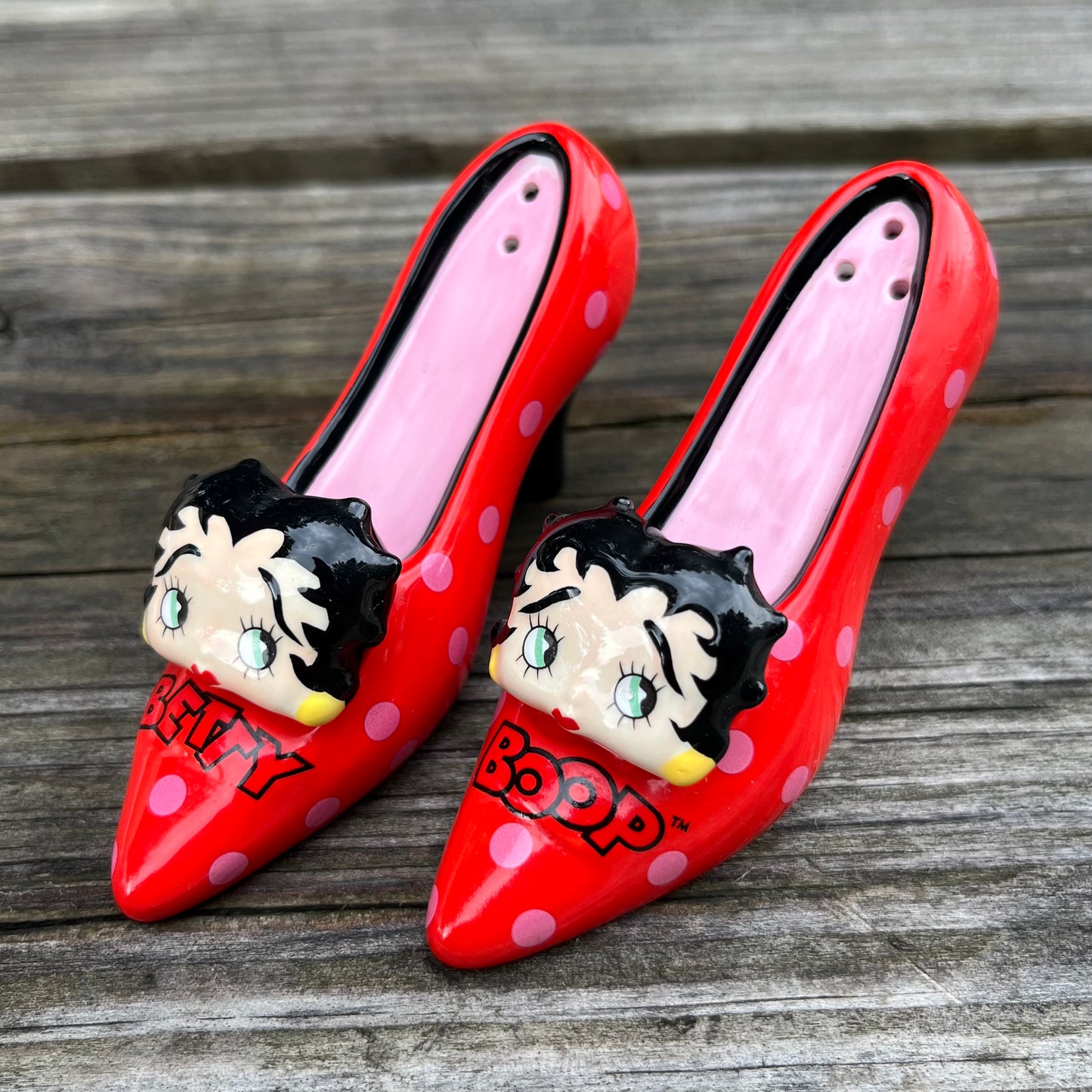 Y2K Betty Boop salt n' pepper heels.