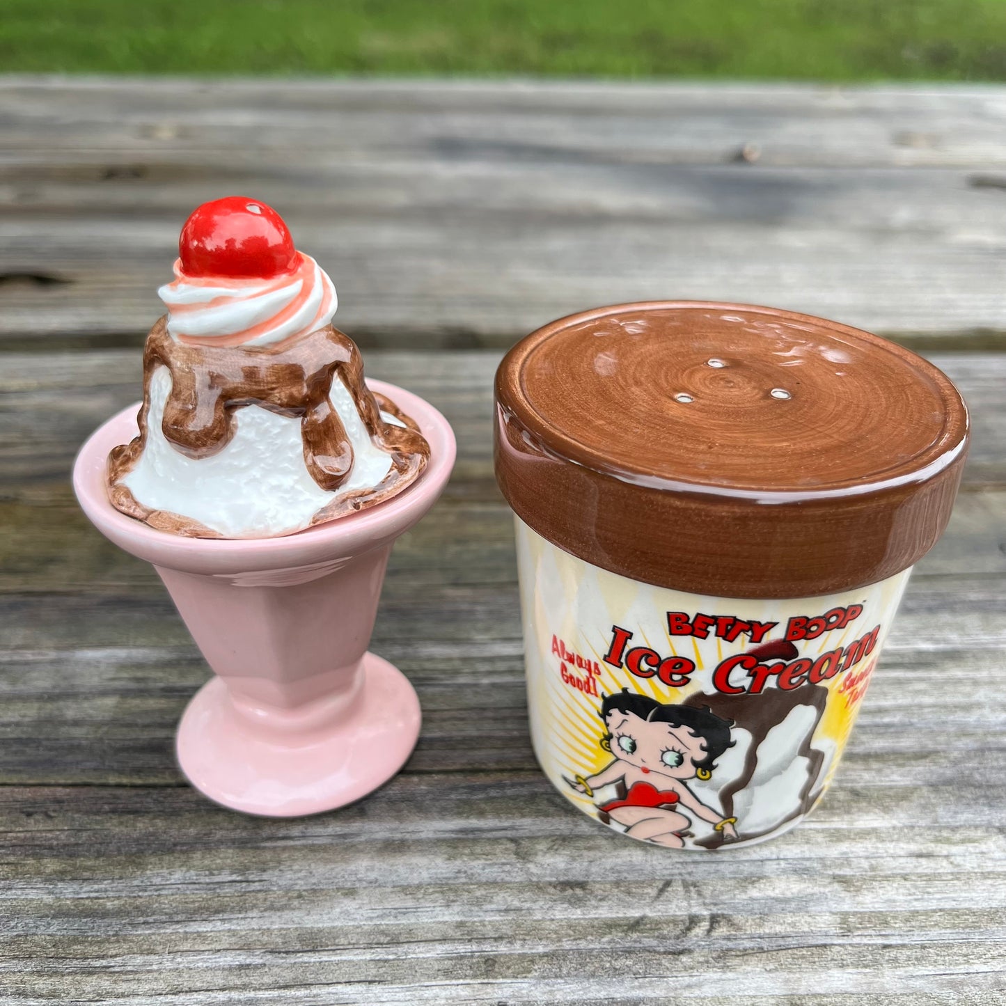 Y2K Betty Boop ice cream salt n' pepper shakers.