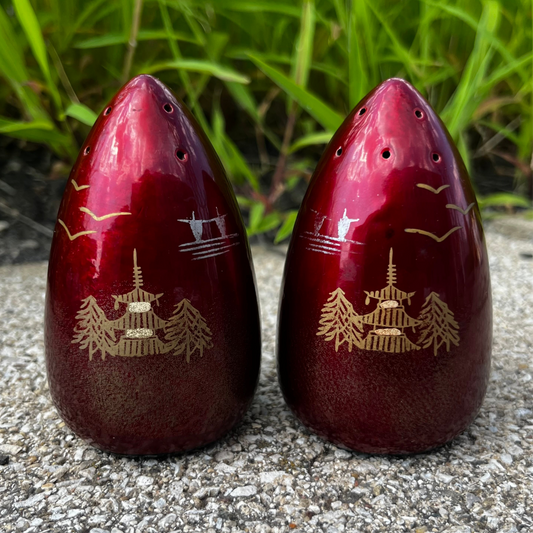 1970s Japanese salt n’ pepper shakers.
